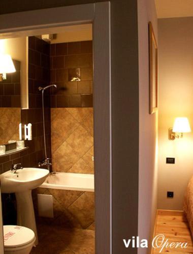 Hotel Opera Oradea Exterior foto